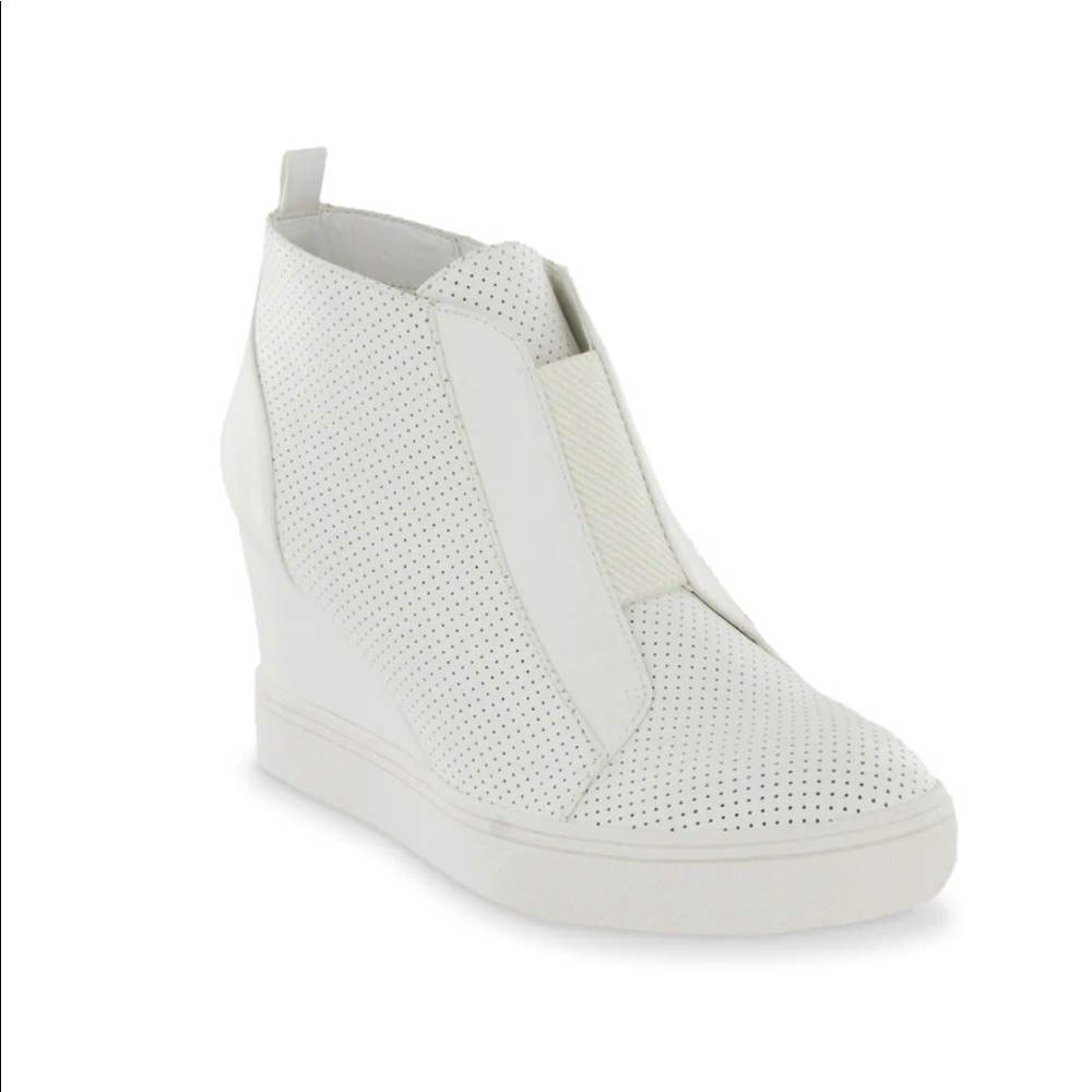 MIA Christie White Wedge Sneaker. Size 8.5 M